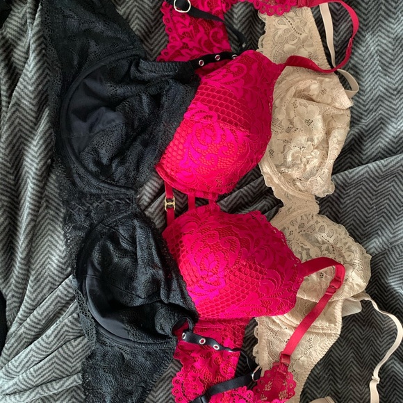 Bras - Picture 2 of 2
